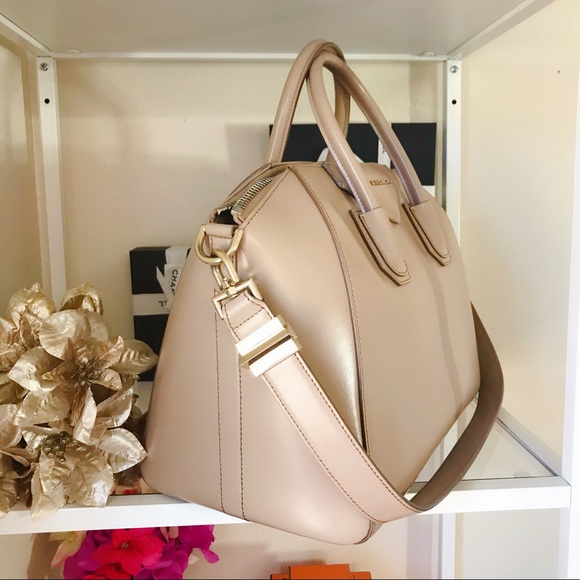 Givenchy Nude Medium Antigona - Picture 2 of 8